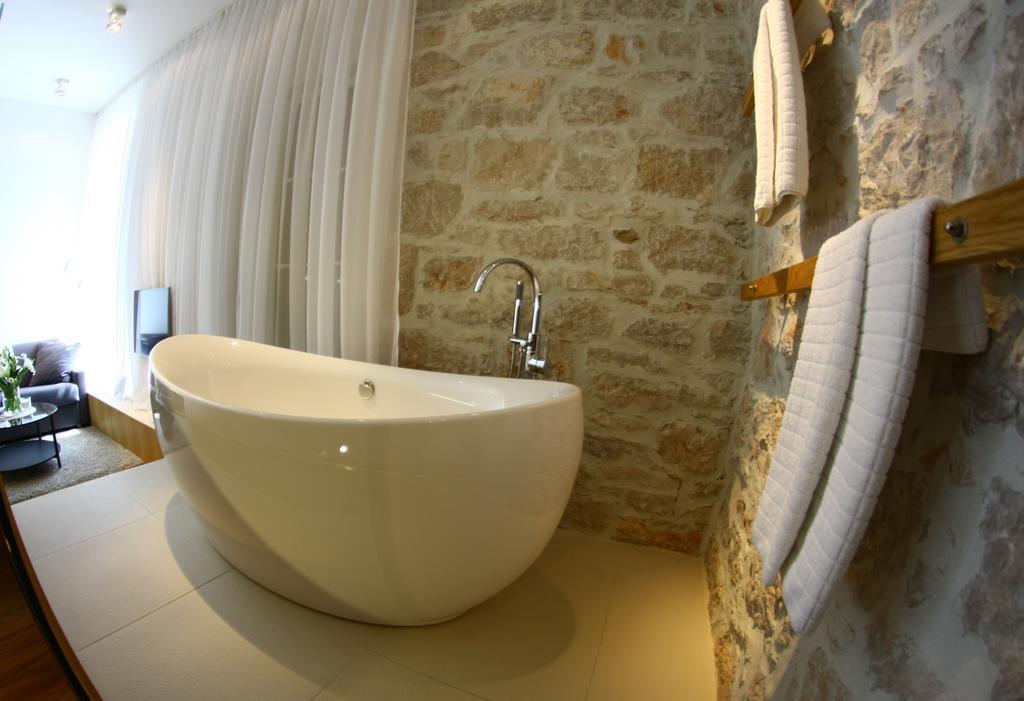 The Bridge Luxury Apartments Zara Esterno foto