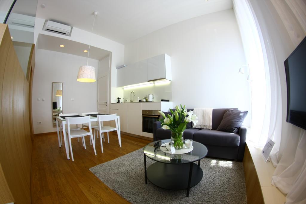 The Bridge Luxury Apartments Zara Esterno foto