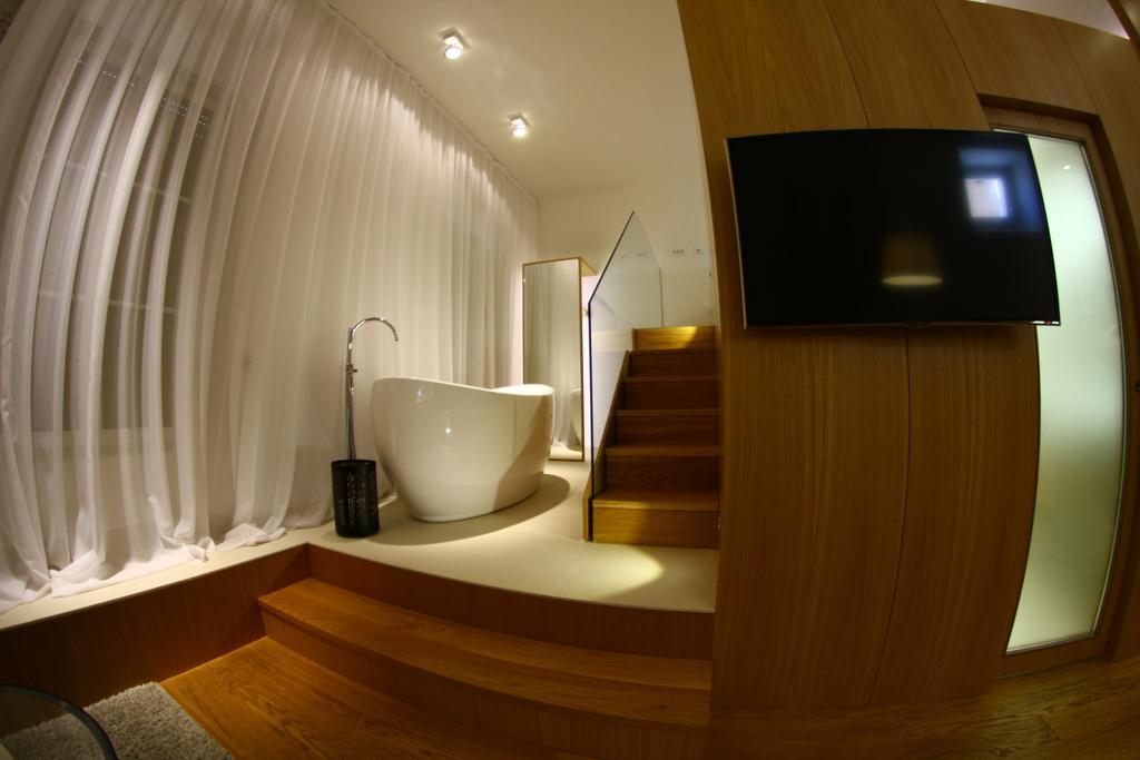 The Bridge Luxury Apartments Zara Esterno foto