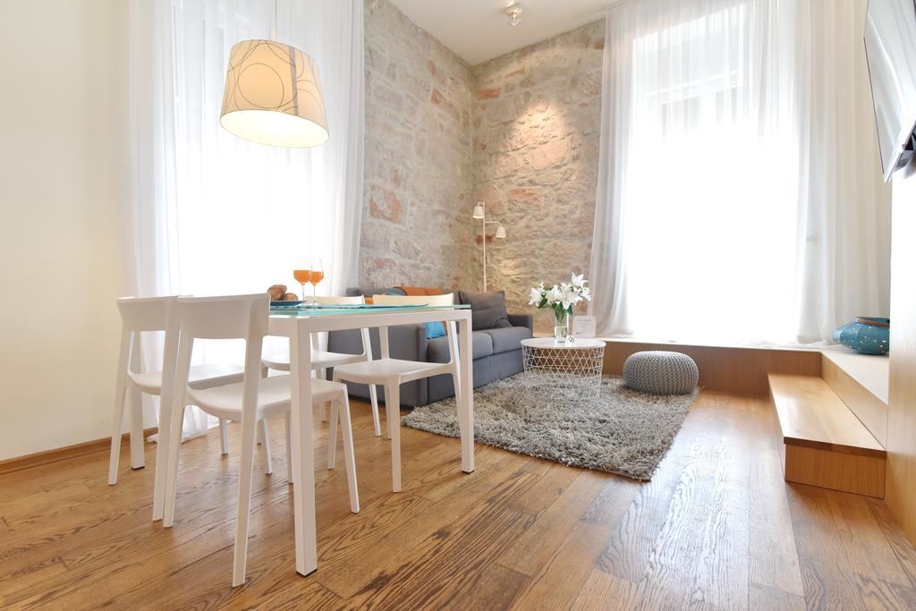 The Bridge Luxury Apartments Zara Esterno foto